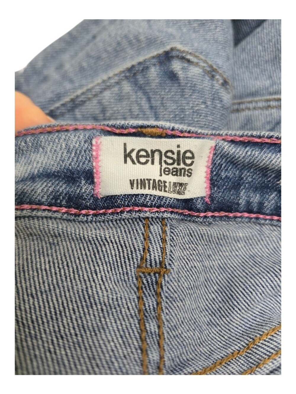 Kensie Women's Straight Leg High Rise Jeans Size 8 Light Wash Raw Hem - Picture 10 of 11